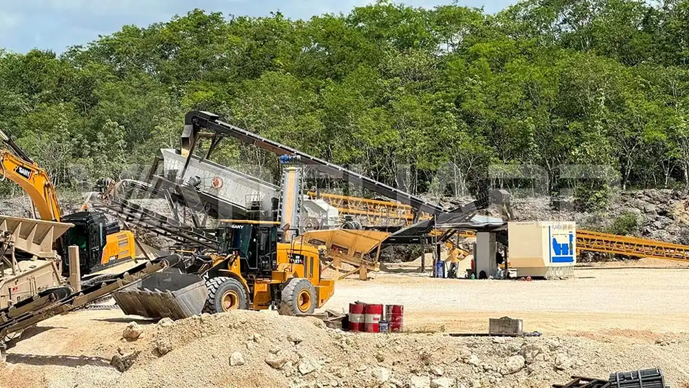 Disposición en planta de unidades móviles en paralelo a línea fija para expansión